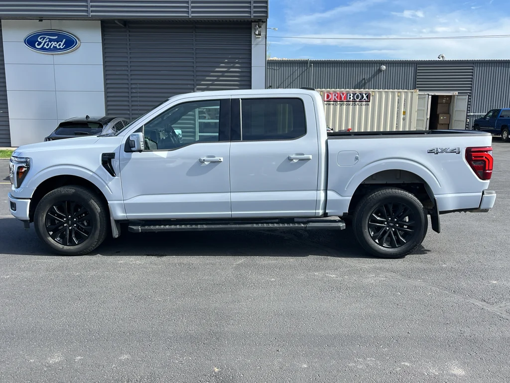 Used 2025 White Ford Lariat image 15