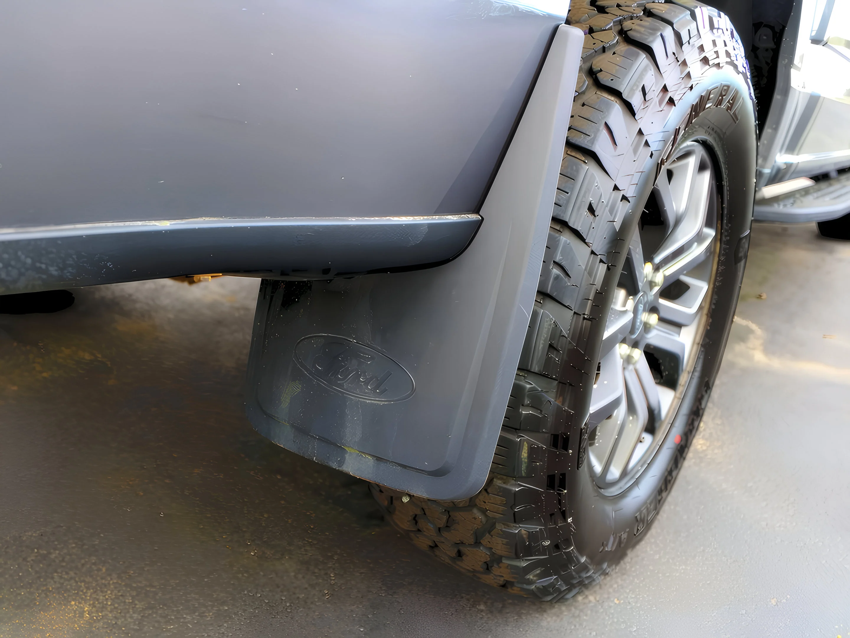 Used 2025 Carbonized Grey Metallic Ford Tremor image 14