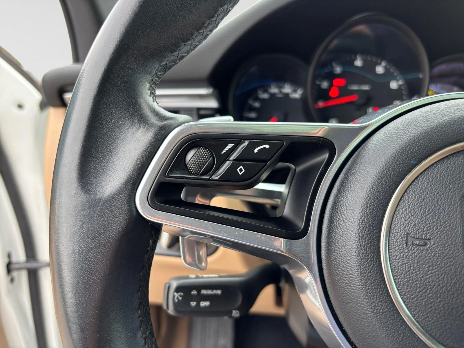 Used 2020 White Porsche Base image 26