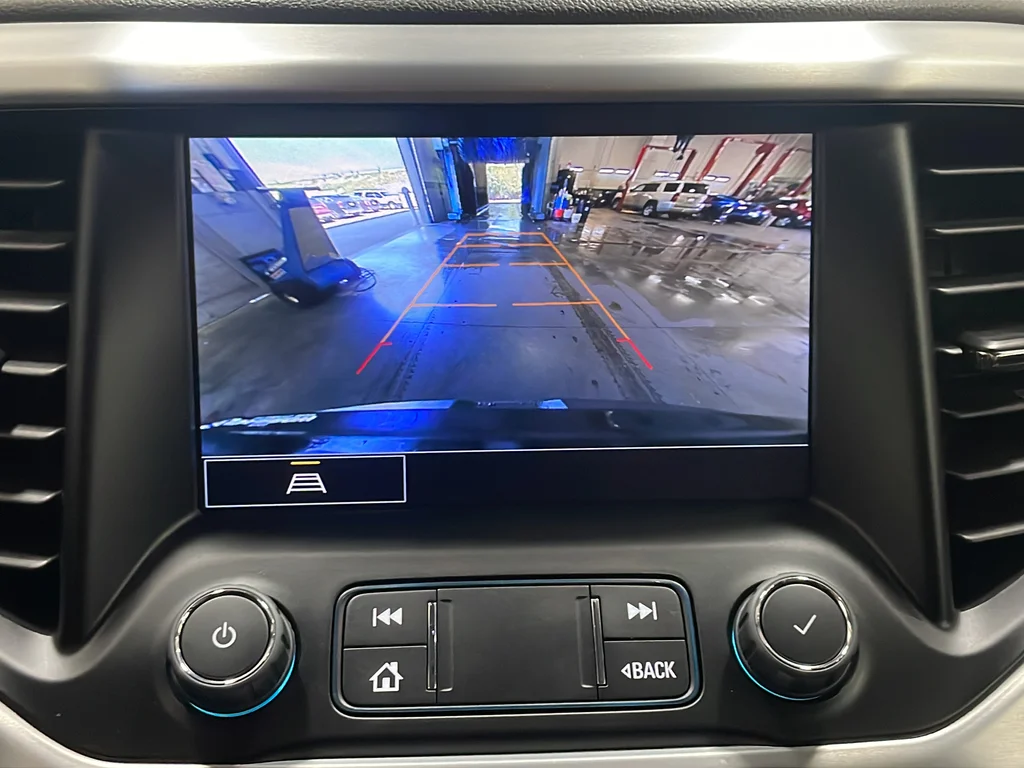 2023 GMC Acadia SLT - Photo 9