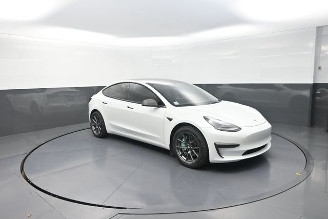 Used 2022  Tesla Long Range image 22