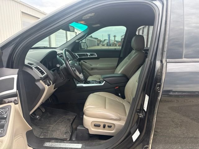 Used 2014 Black Ford Limited image 3