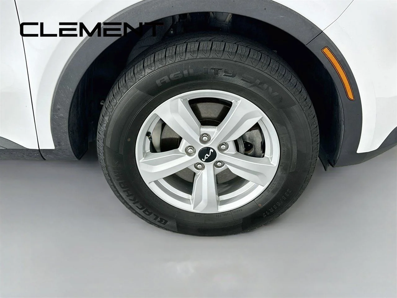 Certified Used 2022 Glacial White Pearl Kia LX image 35