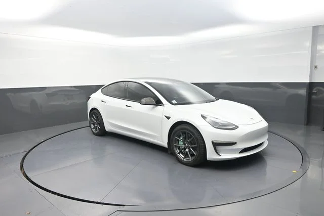 Used 2022  Tesla Long Range image 22