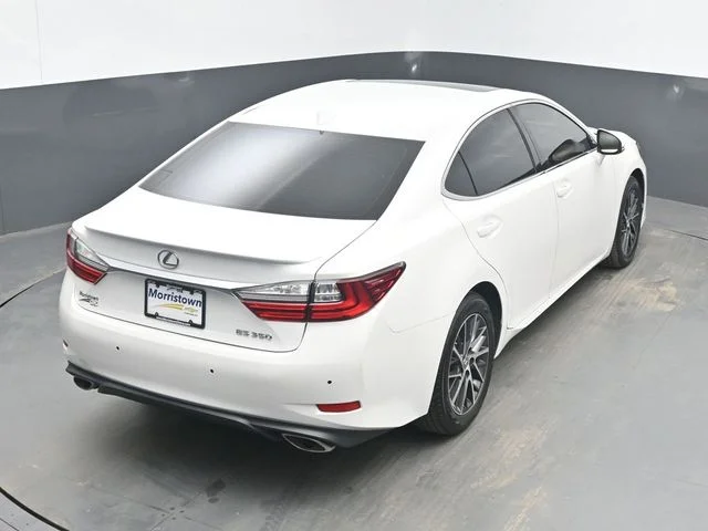 Used 2017 White Lexus 350 image 35