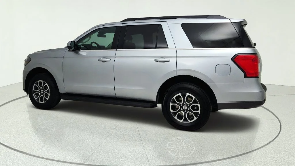 Used 2024 Gray Ford XLT image 3