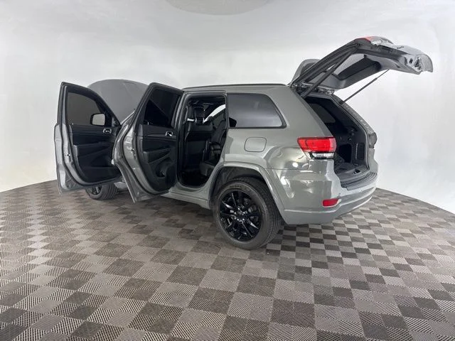 Used 2020 Gray Jeep Altitude image 18