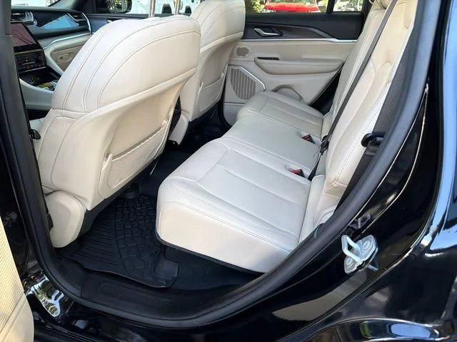 Used 2023 Black Jeep Limited 4x4 image 21