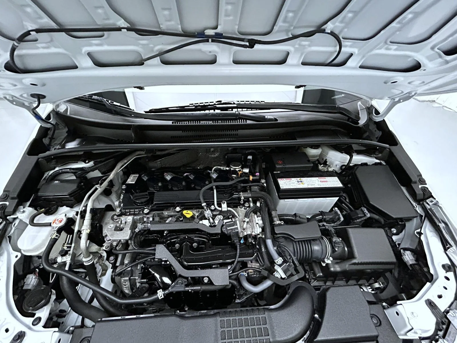 Used 2022 White Toyota SE image 24