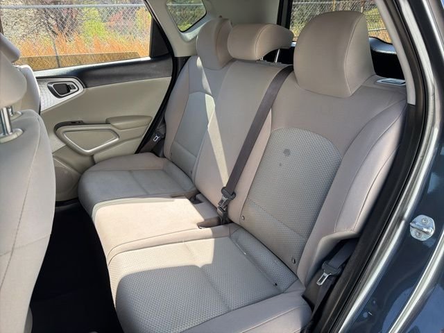 2021 Kia Soul LX - Photo 18