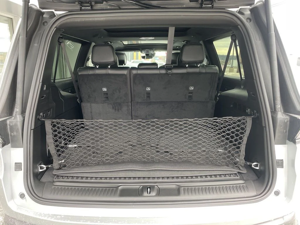 New 2026 Silver-Zynith Exterior Paint Jeep Limited Altitude image 10
