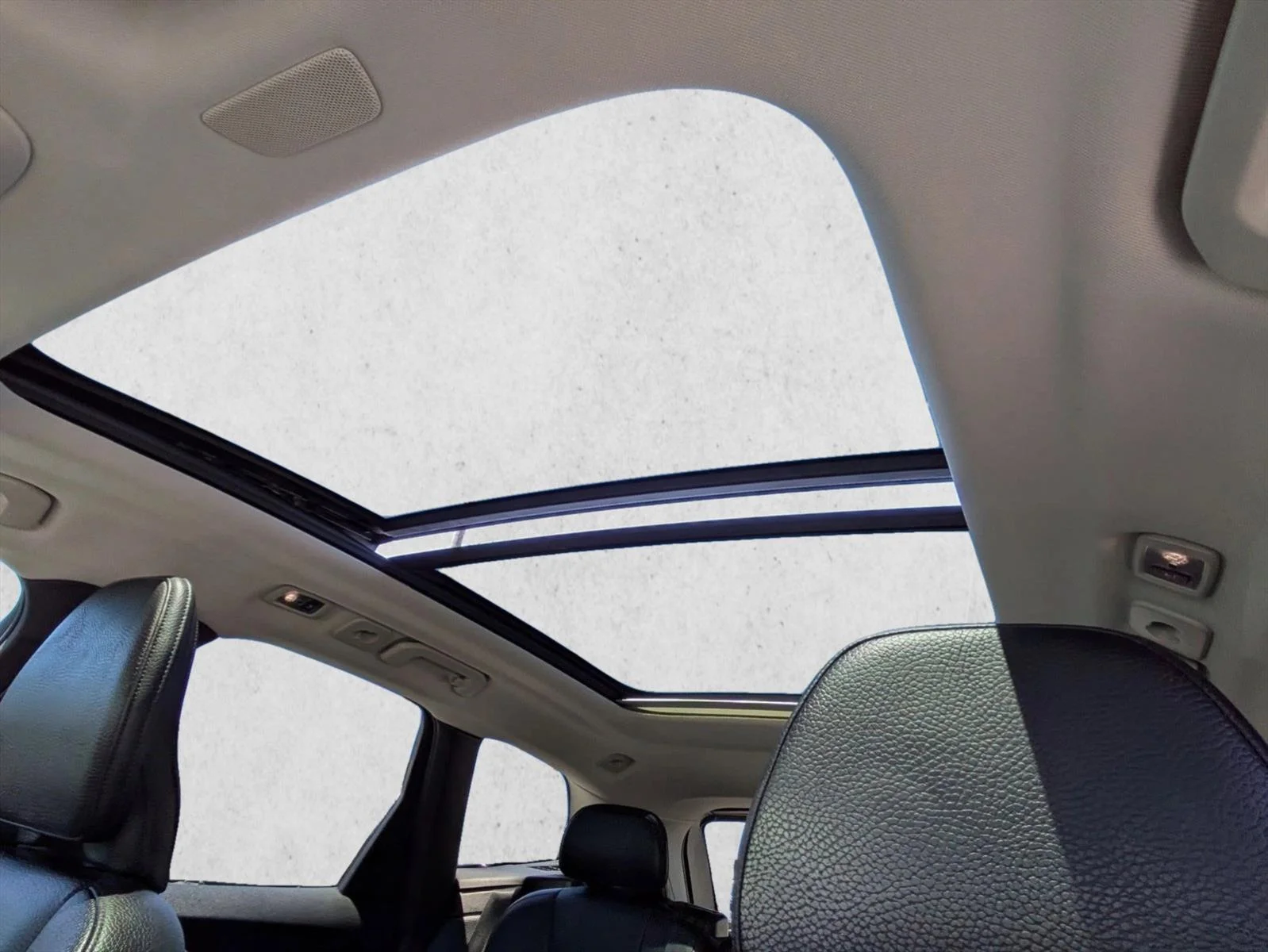 Used 2021 Osmium Grey Metallic Volvo Momentum image 14