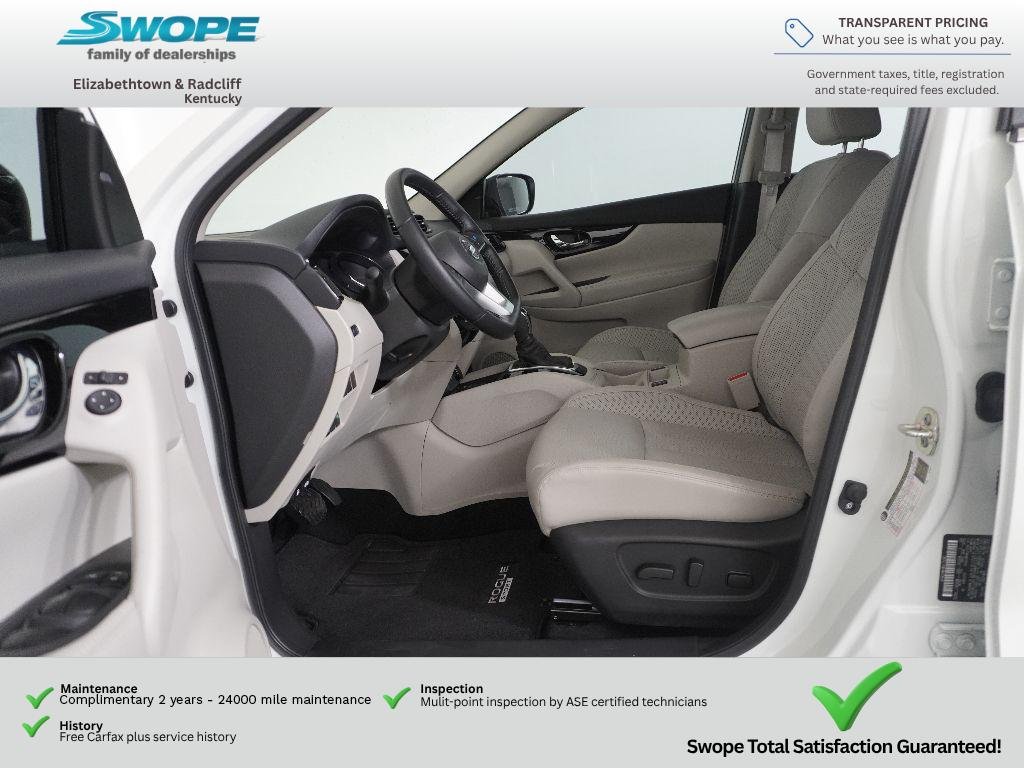 Used 2022 Pearl White Tricoat Nissan SL image 13