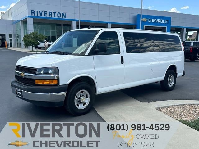 2024 Chevrolet Express 3500 LT Extended's photo