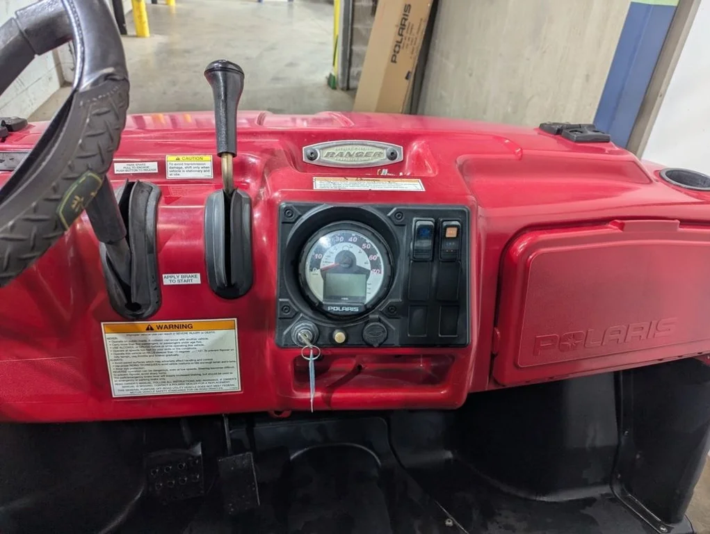 Used 2009 RED Polaris Crew image 9