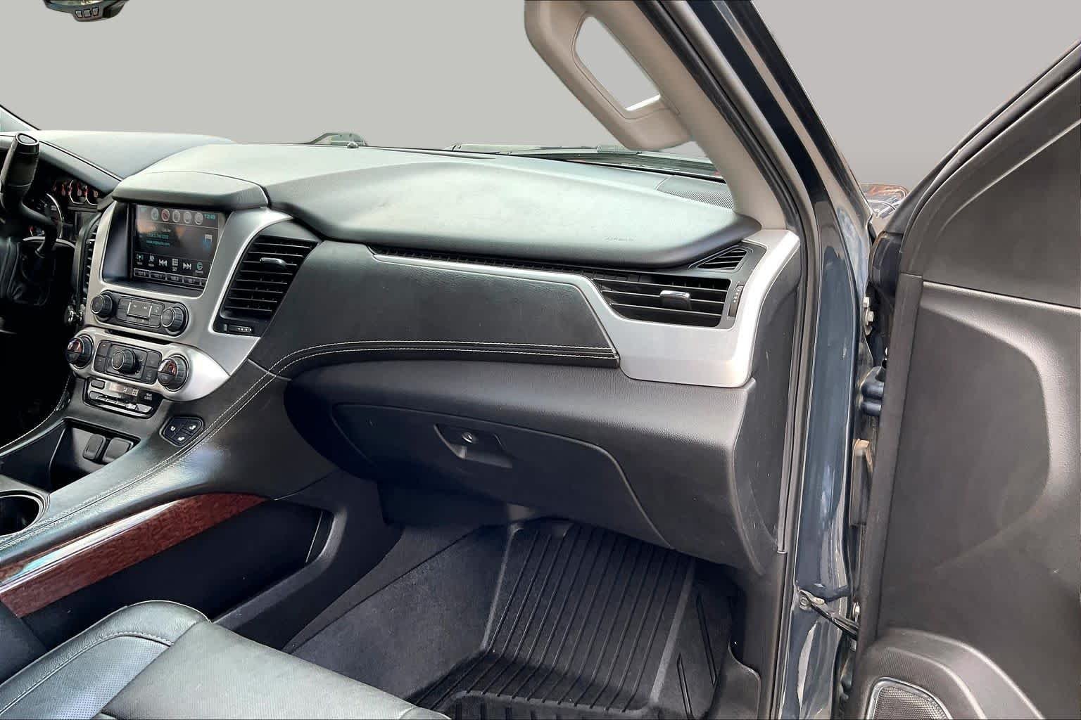 Used 2020 Dark Sky Metallic GMC SLT image 17
