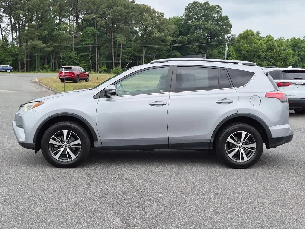 Used 2017 Silver Sky Metallic Toyota XLE image 7