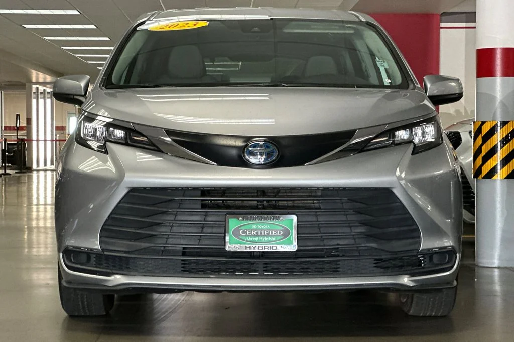 Used 2023 Silver Toyota LE image 9