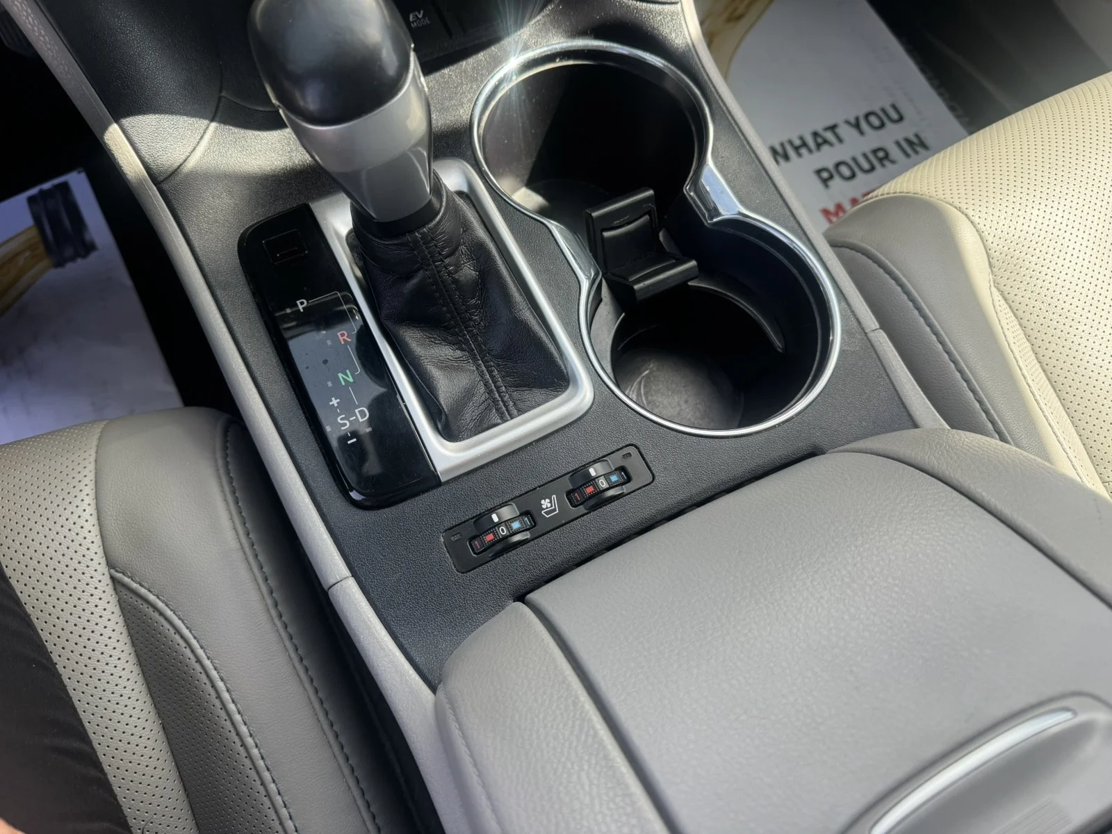 Used 2019  Toyota Hybrid Limited image 20