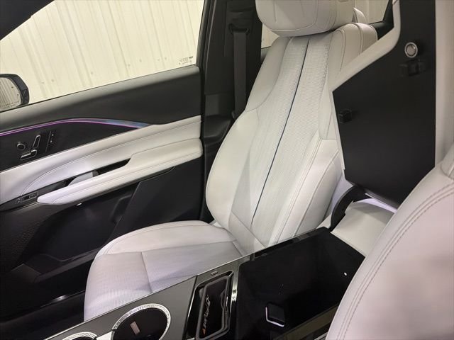 Used 2024 Crystal White Tricoat Cadillac Luxury image 34