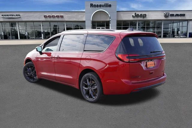New 2026 Red Hot Pearl-Coat Exterior Paint Chrysler Select image 6
