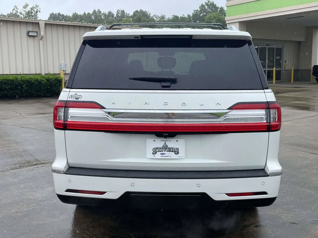 Used 2020 White Lincoln Reserve image 4