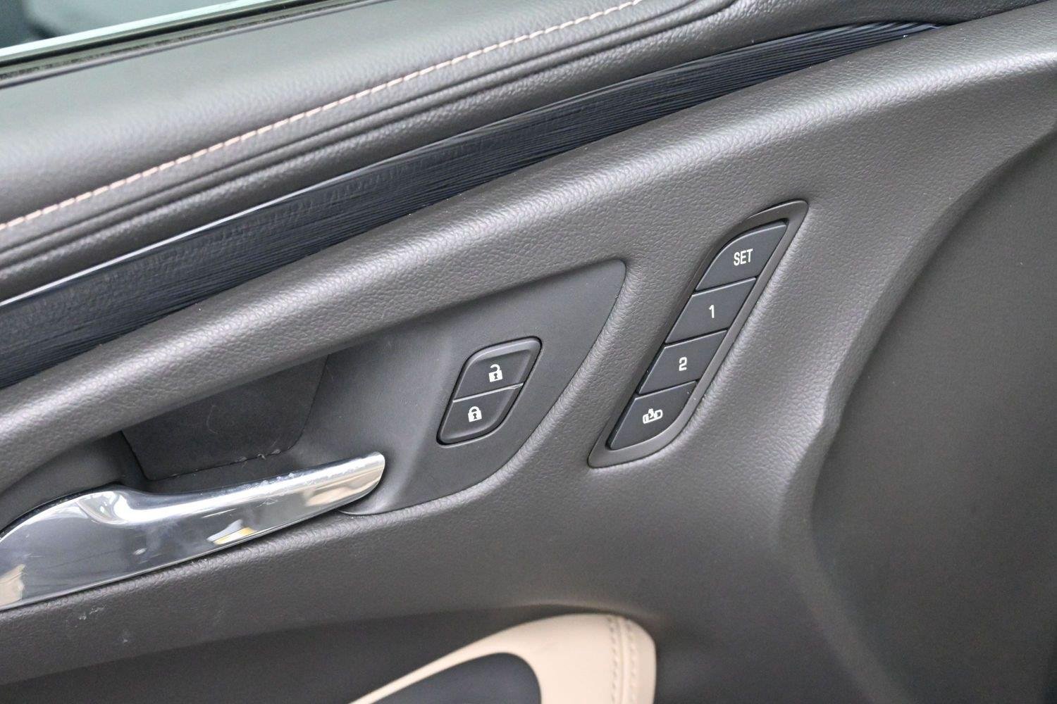 Used 2017 EBONY TWILIGHT METALLIC Buick Essence image 10