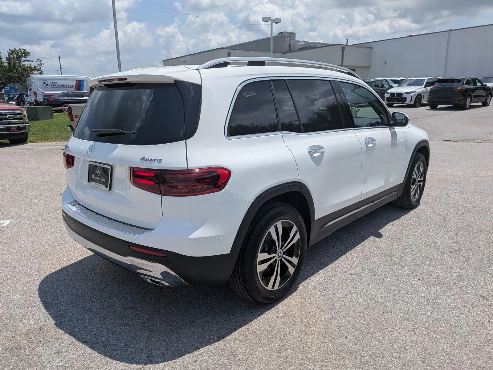 Used 2025  Mercedes-Benz GLB 250 image 5