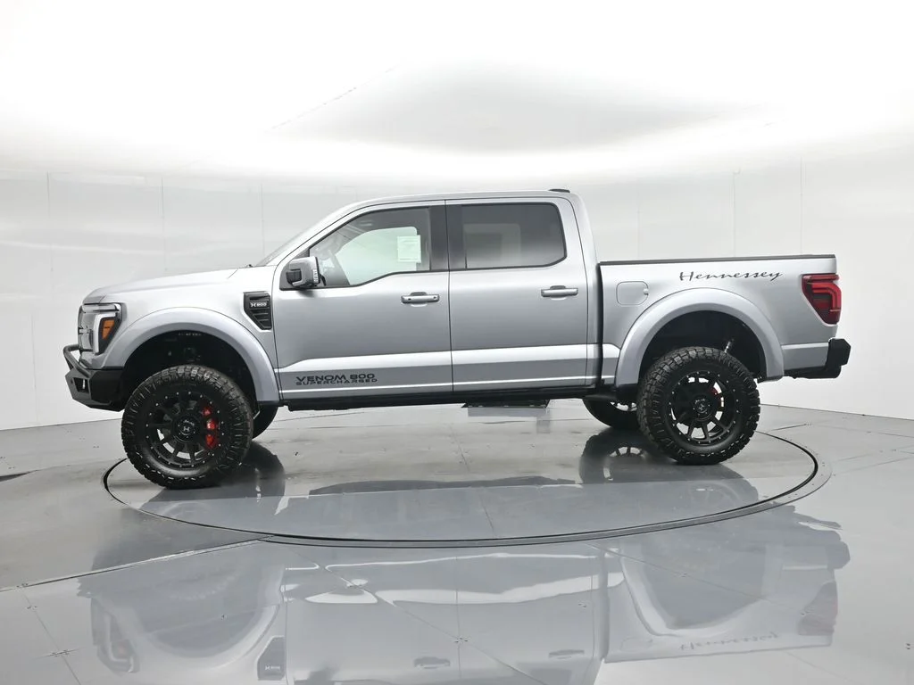New 2025 Iconic Silver Metallic Ford Lariat image 39