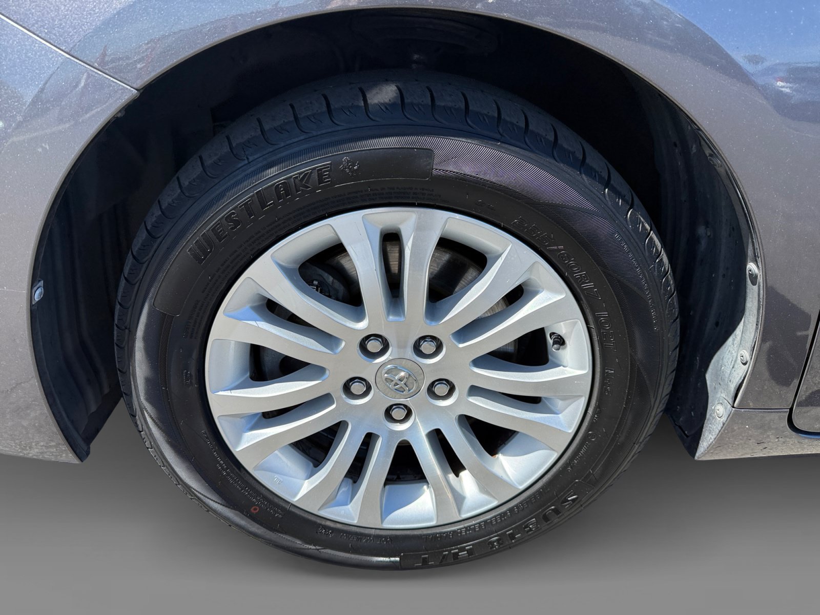 Used 2015 Predawn Gray Mica Toyota XLE image 9