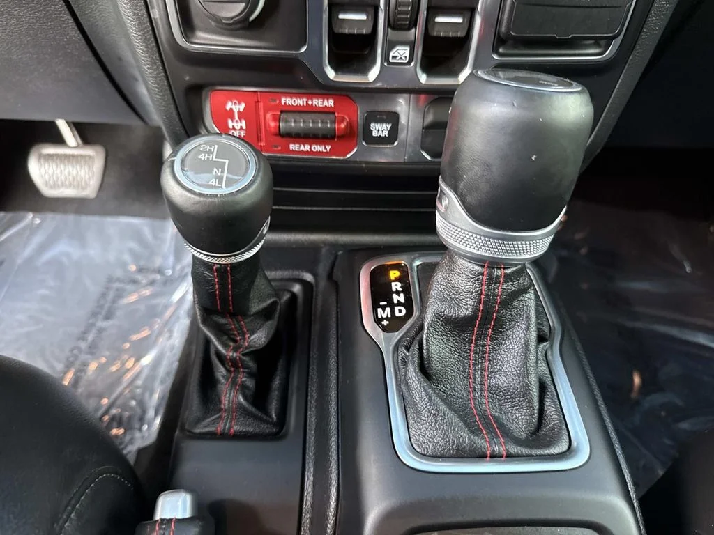 Used 2020 Teal Jeep Unlimited Rubicon image 34