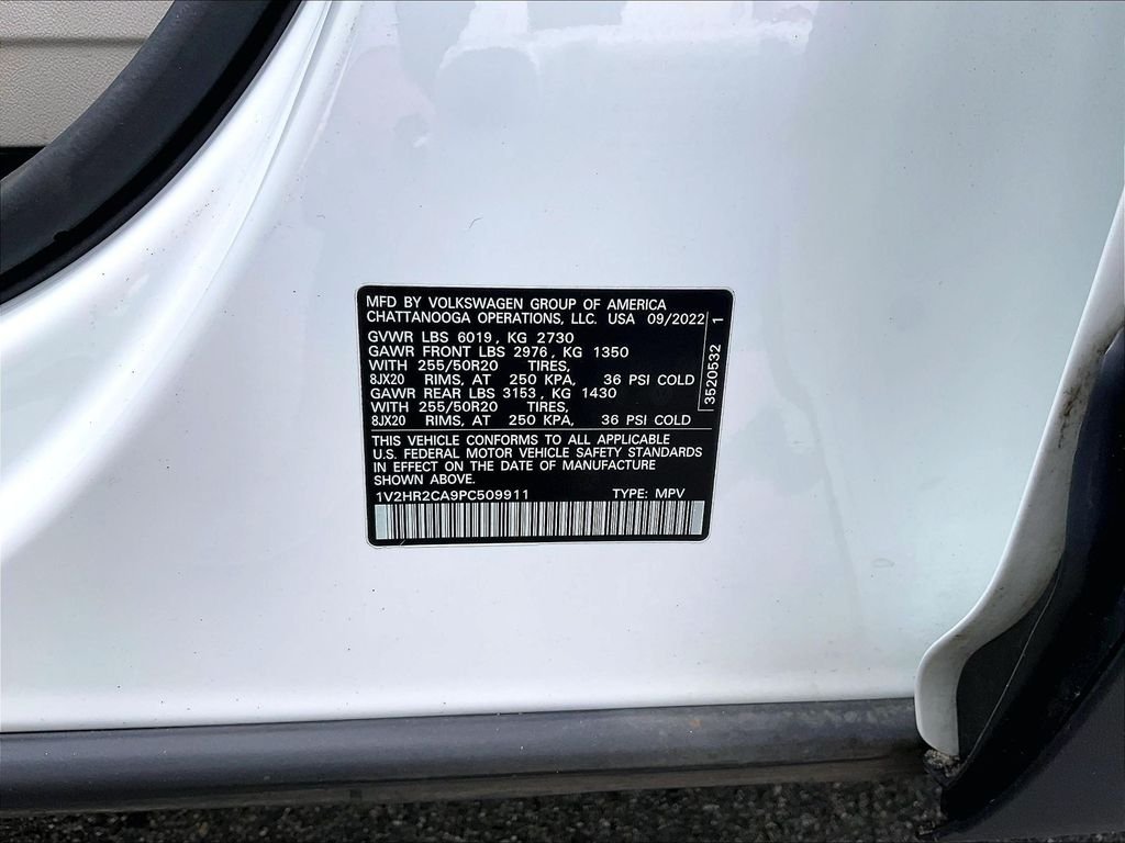Used 2023 Pure White Volkswagen 3.6L V6 SE w/Technology image 33