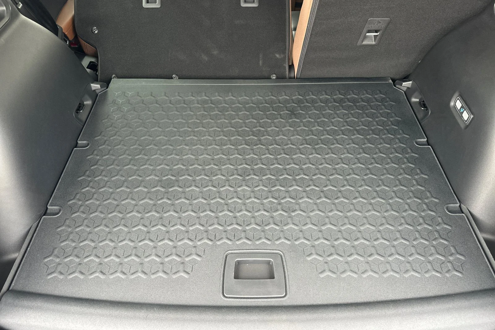New 2025 Carbonized Gray Metallic Ford Outer Banks® image 14