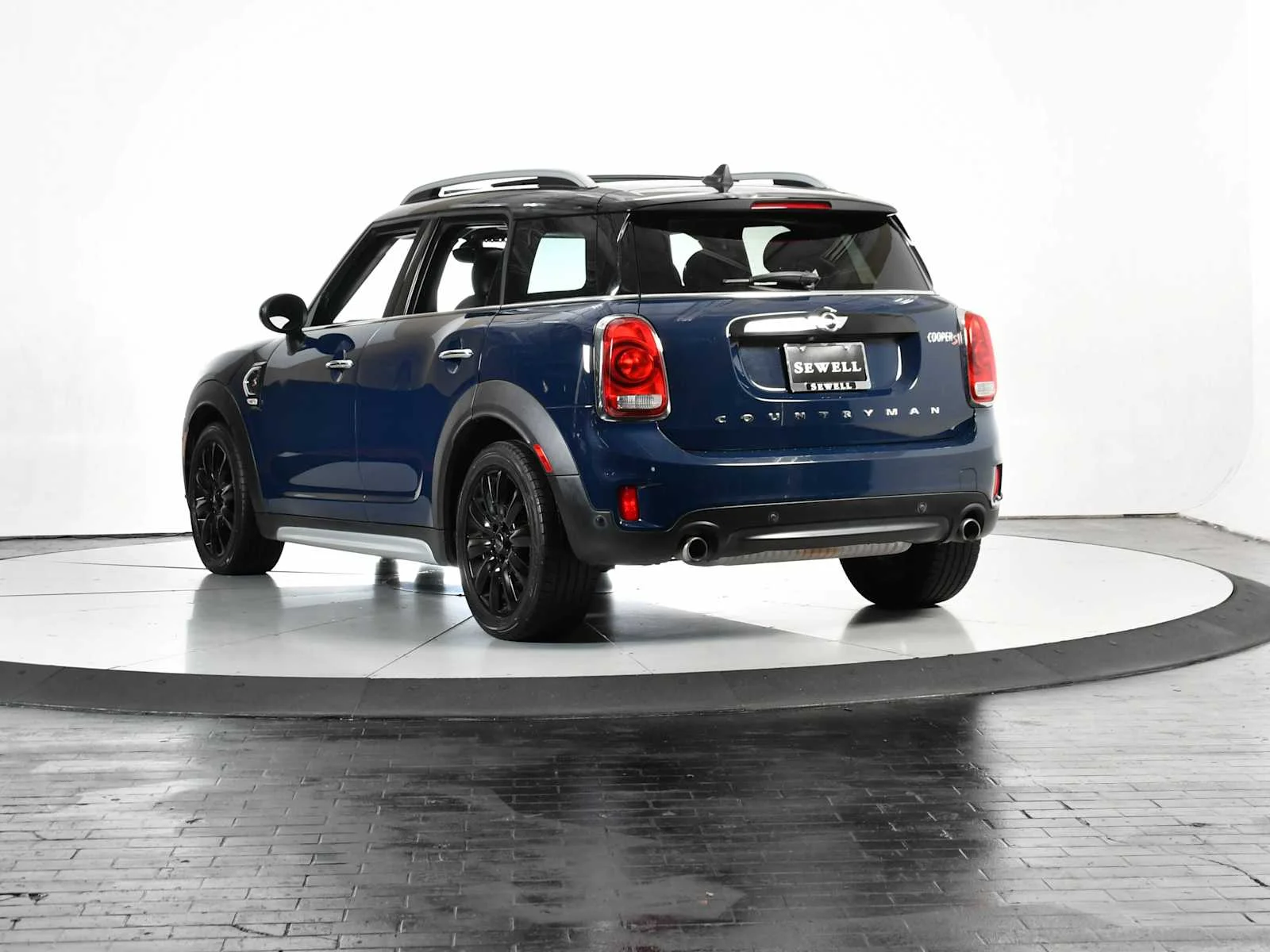 Used 2018 Island Blue Metallic MINI Cooper S image 4