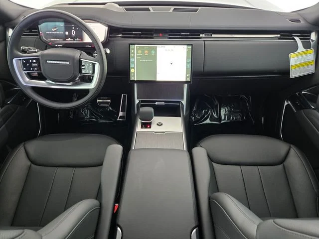 New 2026 Eiger Grey Land Rover SE image 4