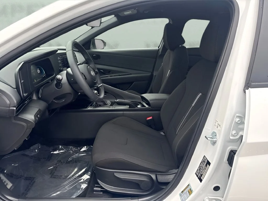 Used 2026 White Hyundai SEL Sport image 9