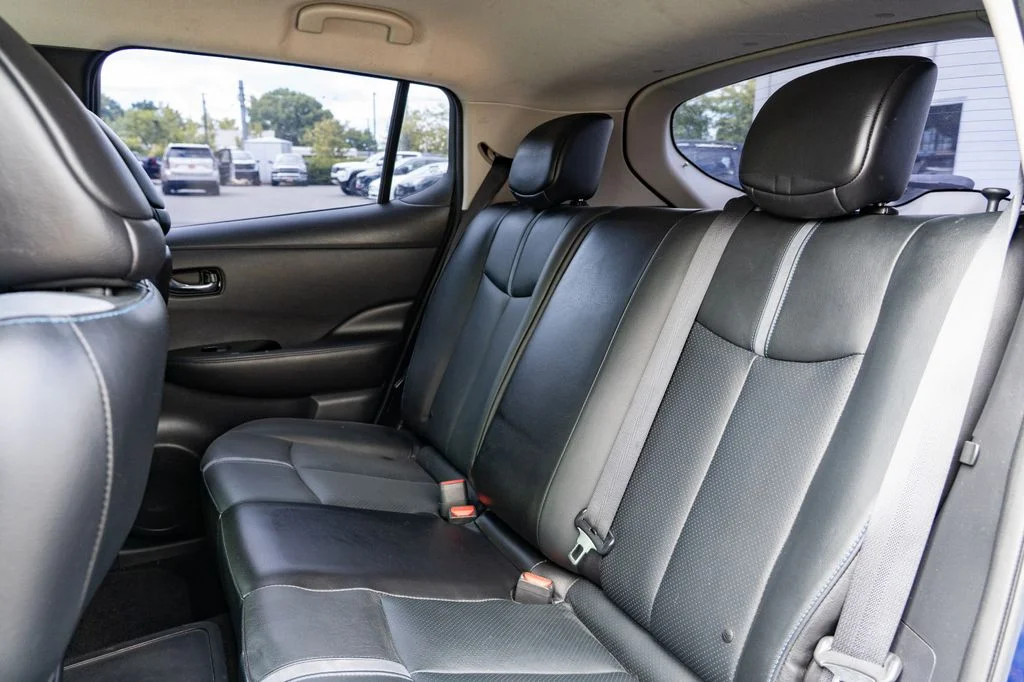 Used 2018 Blue Nissan SL image 23