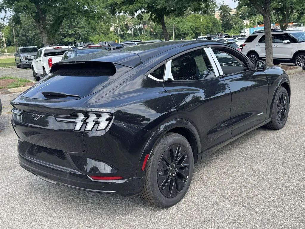 New 2026 Black Ford Premium image 7