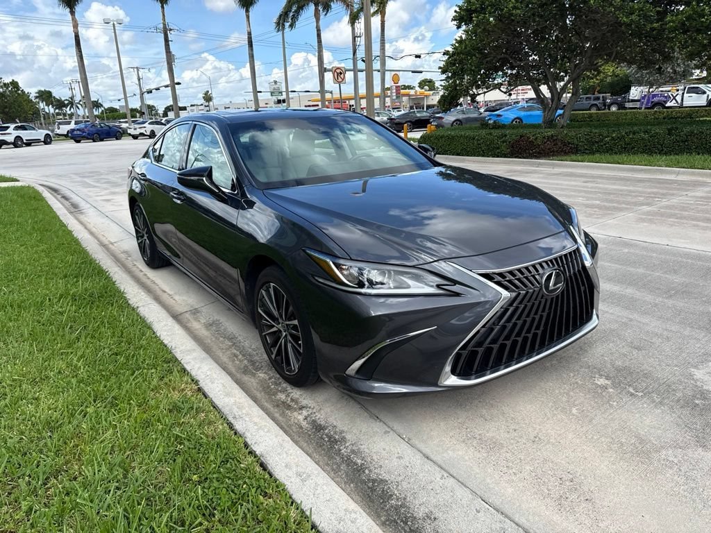 Used 2024 Gray Lexus ES 350 image 5