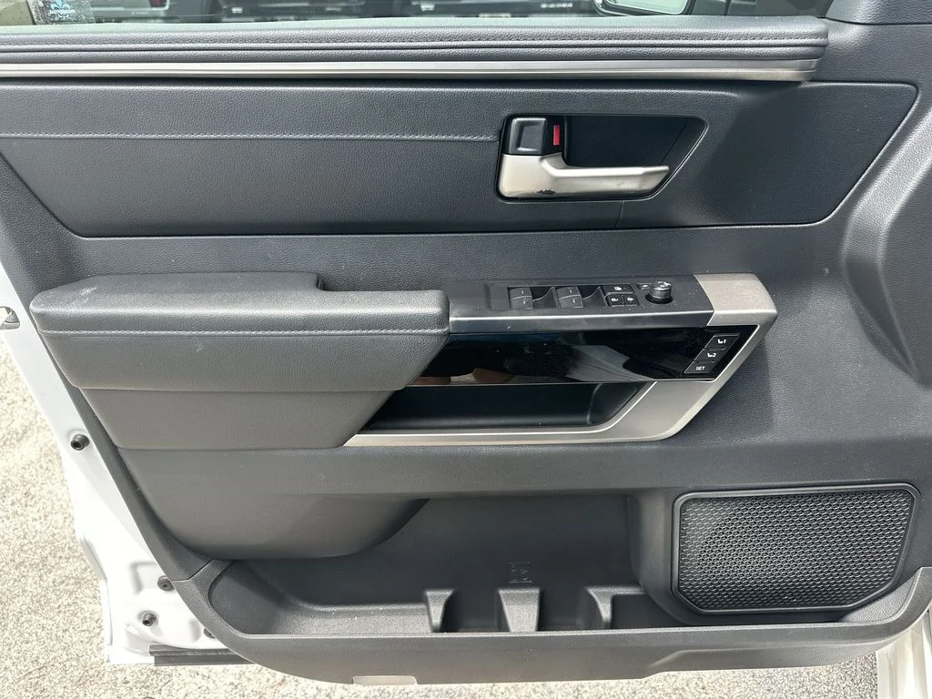 2025 Toyota Tundra Limited - Photo 22
