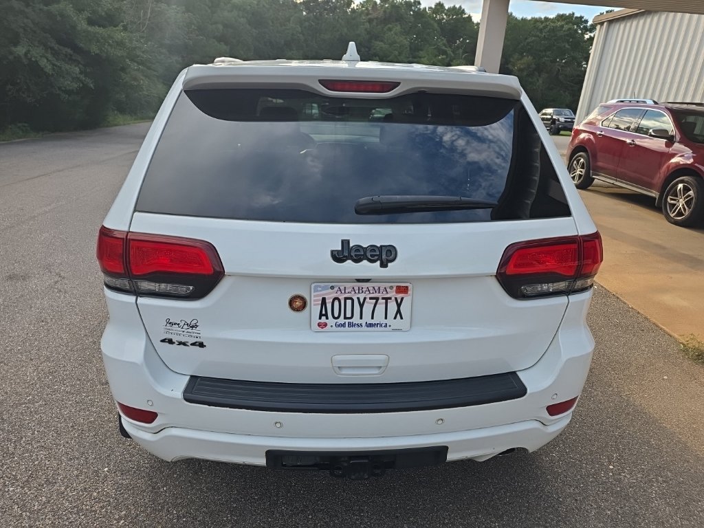Used 2020 White Jeep Altitude image 4
