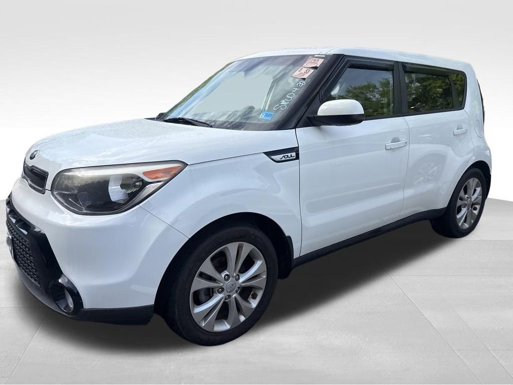 Used 2016 White Kia Plus image 15