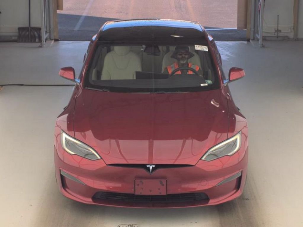 Used 2023 Red Tesla Standard Range image 3