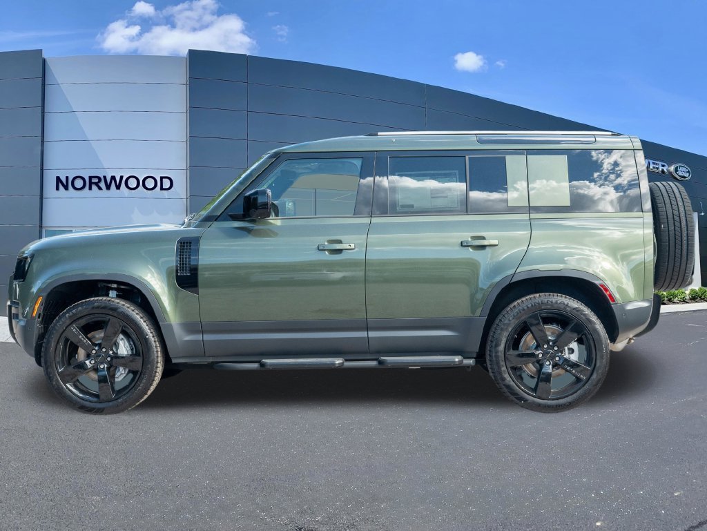 New 2026 Woolstone Green Land Rover S image 7