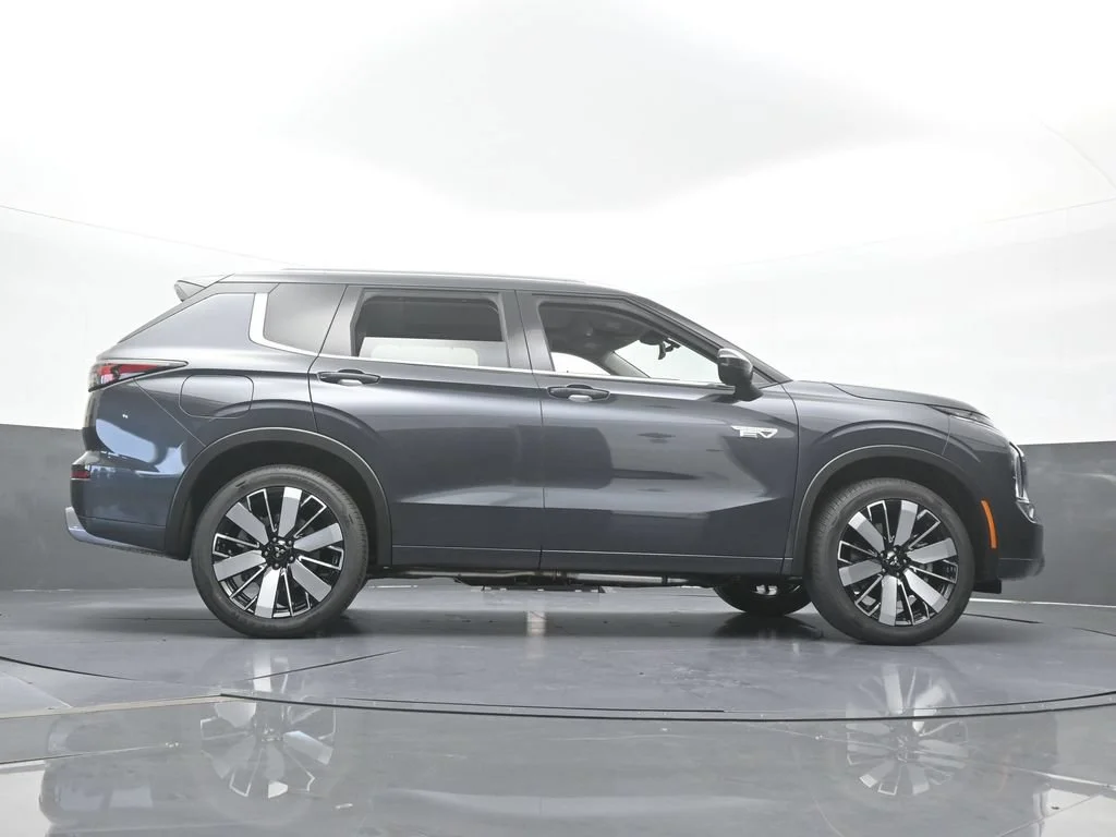 New 2026 Gray Mitsubishi SEL S-AWC image 71