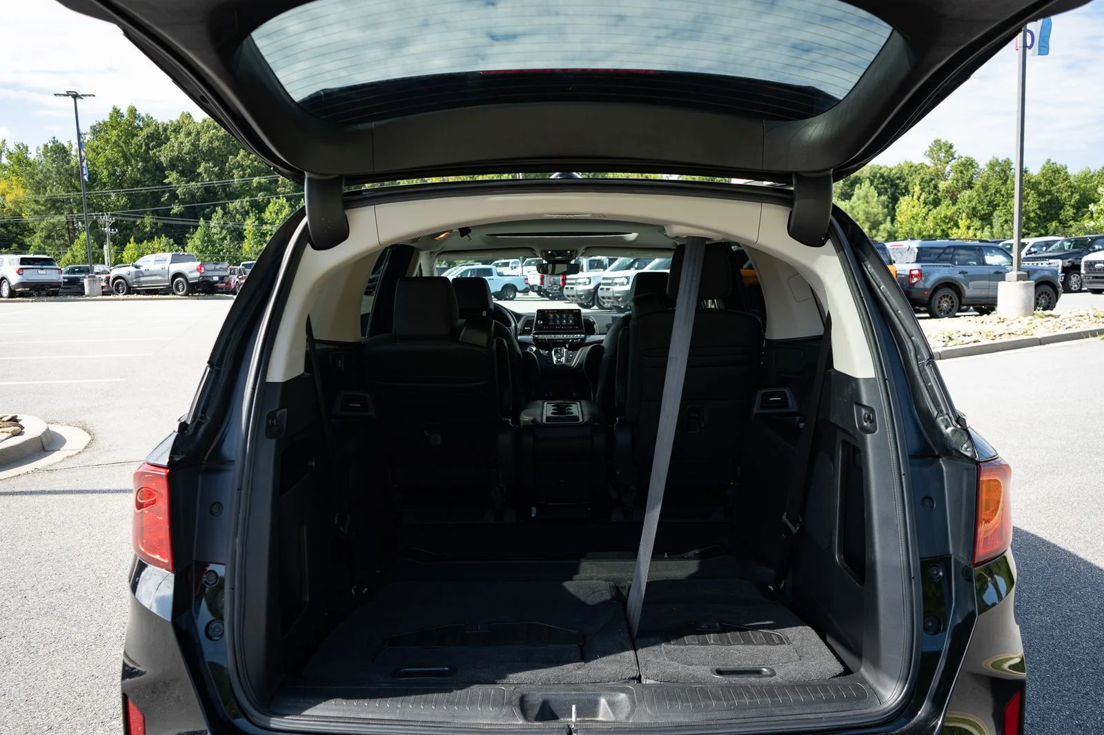 Used 2025 Black Honda EX-L image 9