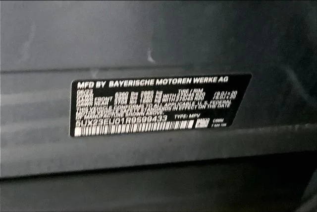 Used 2024 Skyscraper Grey Metallic BMW xDrive40i image 12