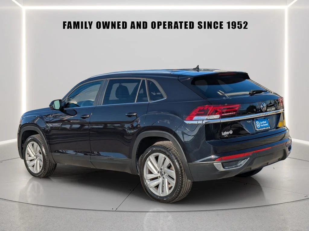 Used 2023 Black Volkswagen 2.0T SE w/Technology image 4