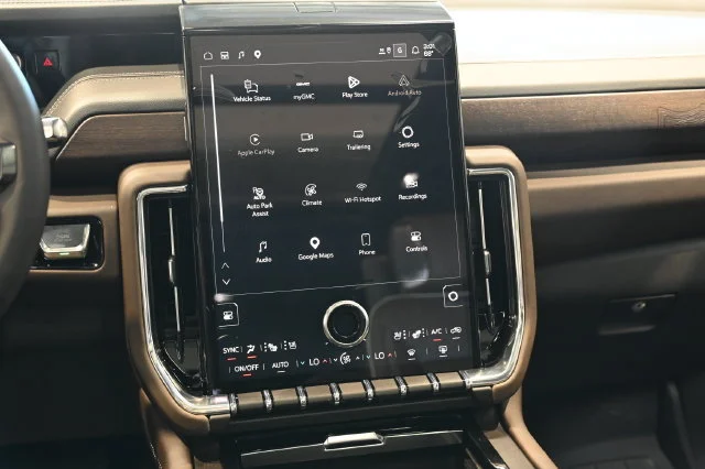 2026 GMC Yukon XL Denali Ultimate - Photo 18