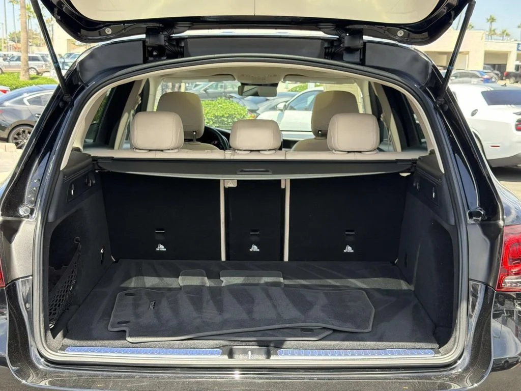 Used 2022 Black Mercedes-Benz 300 image 28